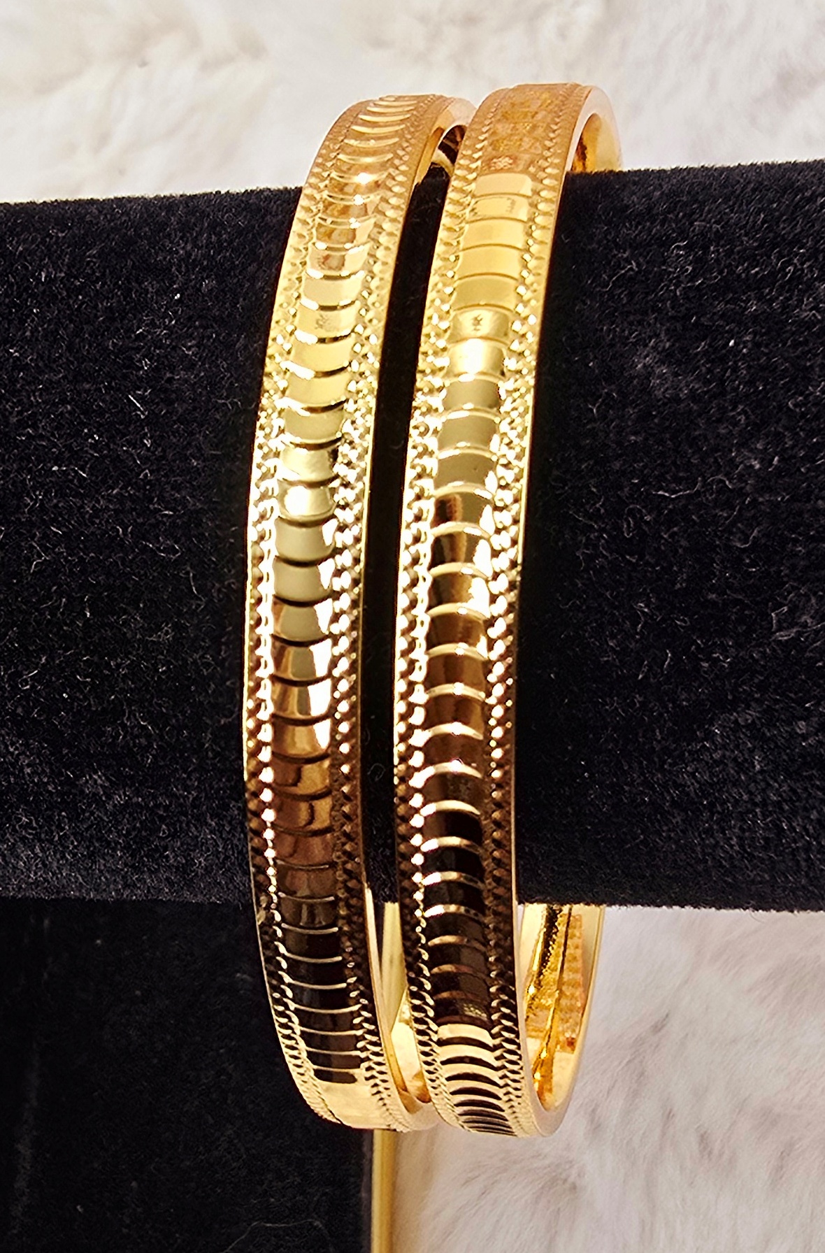 Modern Gold-Design Coin-Link Textured Bangles (B-021)